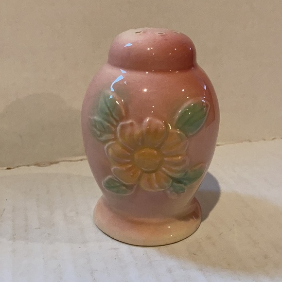 Vintage Hull Sunglow pottery pink salt and pepper shakers - Picture 8 of 14